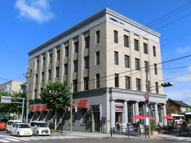 店が入るのは、小樽市の歴史的建造物に指定される貴重な建物