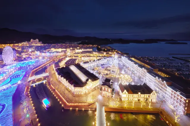 园区各处点亮灯光,梦幻景色尽收眼底 ©豪斯登堡