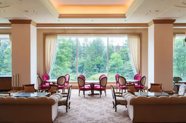 充满开放感的酒店大厅