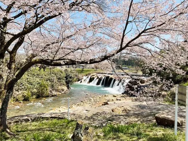 น้ำตกจูนิคาทากิ