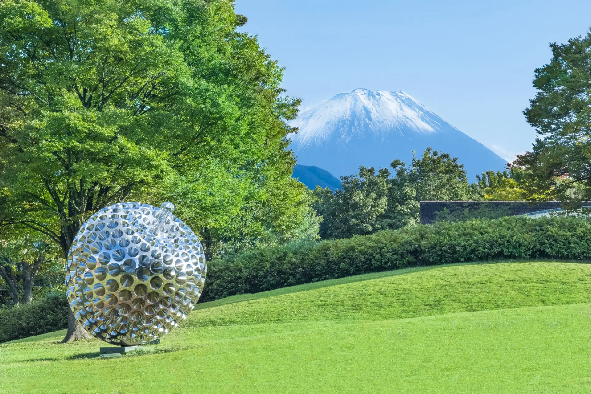 山梨県立美術館