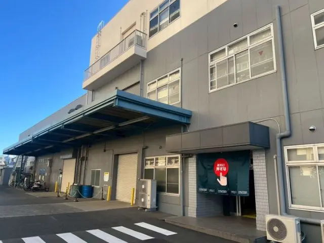 島田電機製作所の工場内にある「OSEBA」。暖簾が目印！