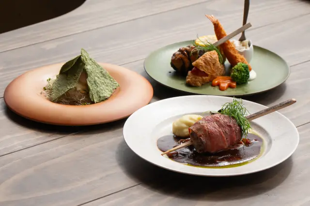 沖縄の食材を使ったユニークなグルメも魅力のひとつ