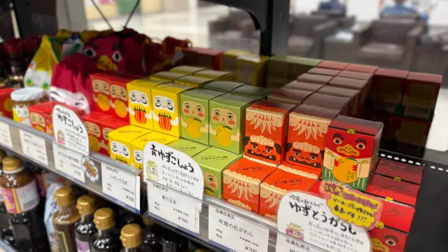 岡山の特産品や話題の商品を集めた食料品フロアの「岡山贔屓」コーナー