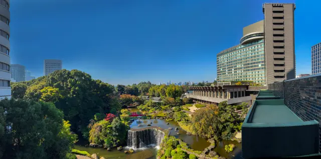 ホテルニューオータニのシンボル・日本庭園も自由に散策できる