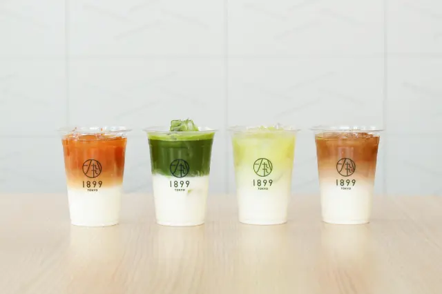 本格的な日本茶やおしゃれなラテなどカフェのメニューは豊富