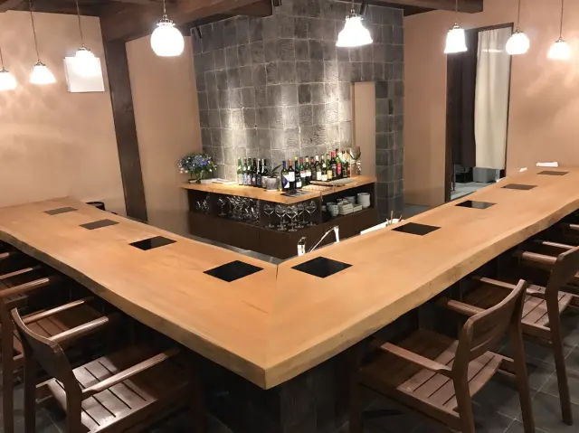 落ち着きあるカウンター席