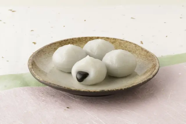 もちもちした団子の食感、トロリとしたごま蜜が絶品