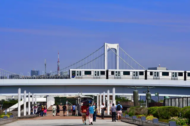 東京タワーや東京スカイツリーなど東京のシンボルを眺めながら移動できる
