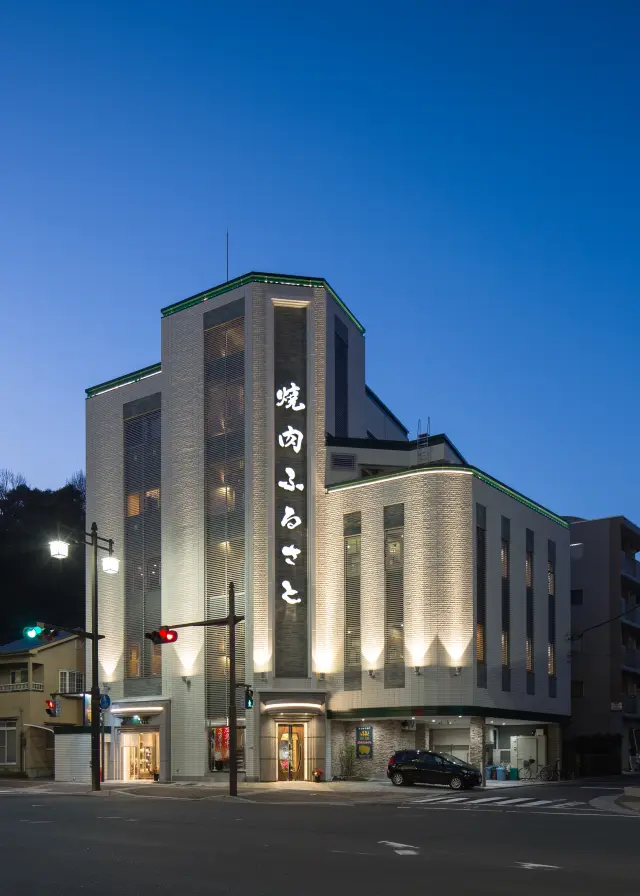 精肉店が併設する総席数200席ある焼肉店