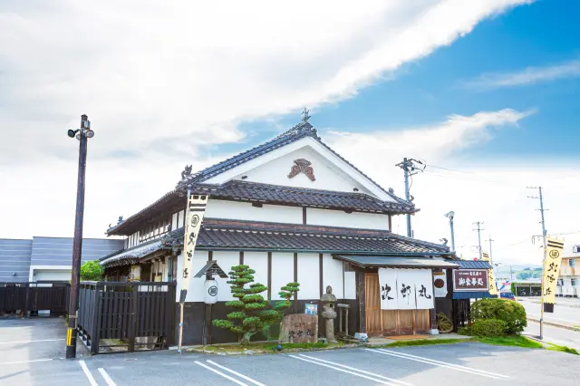 和風建築の伝統美を感じる外観