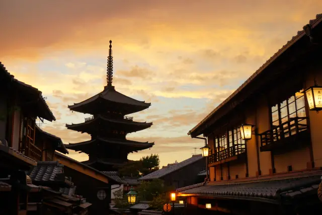 シルエットが浮かび上がる夕暮れ時の景色は格別