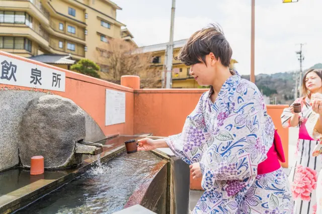 温泉を飲むことができる飲泉所