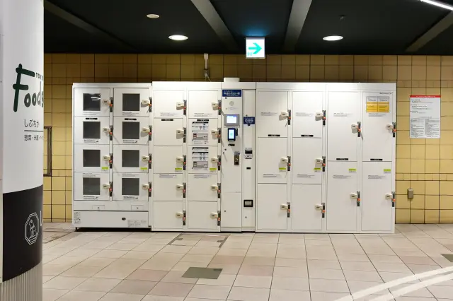 地下1階にはコインロッカーがある