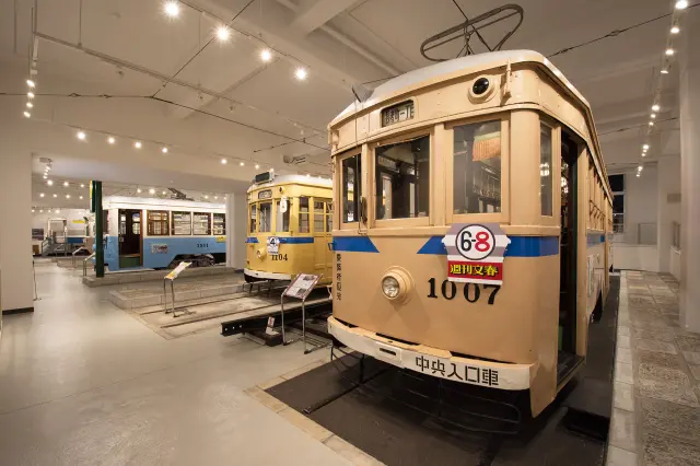 複数の車番がずらりと並ぶ「車両展示コーナー」