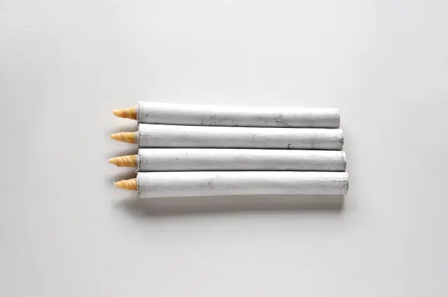 仏事に使われる白い「和ろうそく」