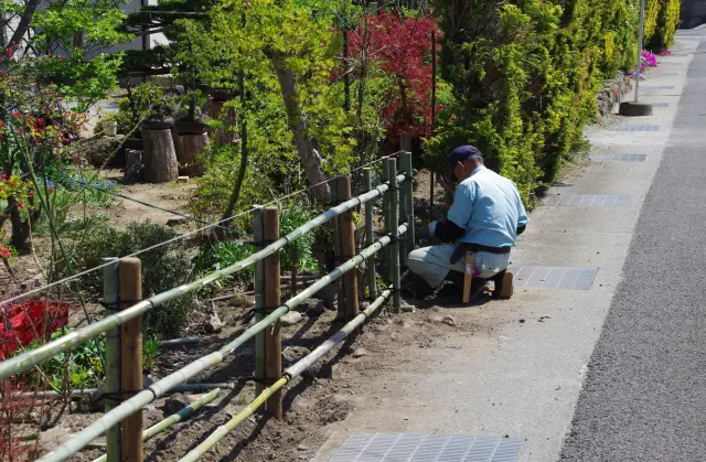 竹垣作りも庭師の仕事のひとつ