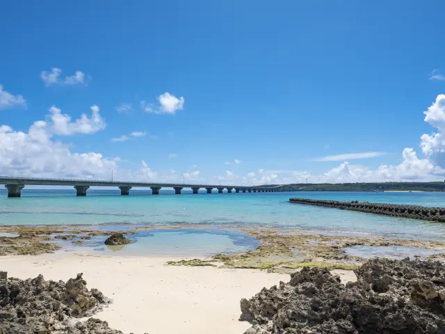 白い砂浜と美しい海を堪能できる（画像提供：宮古島観光協会）