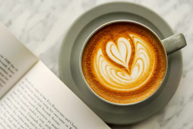 さまざまなドリンクが楽しめるカフェタイムは観光のひと休みにもぴったり