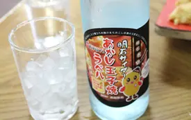 オリジナルラベのご当地ドリンク「明石サイダー」もある