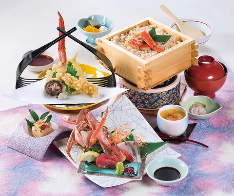 色々なカニ料理を食べられる「かにのご馳走御膳」