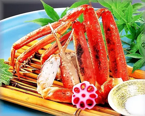 香ばしくふっくらとしたカニの身を味わえる「炙り焼きかに」