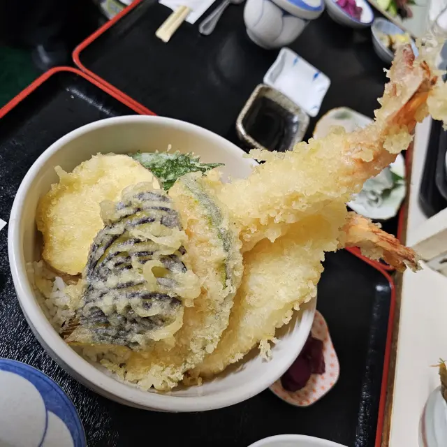 香川の海の幸を天丼でも堪能できる