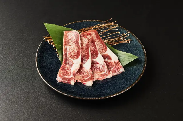脂肪分が少なく、柔らかい食感の「長崎和牛特選タン」