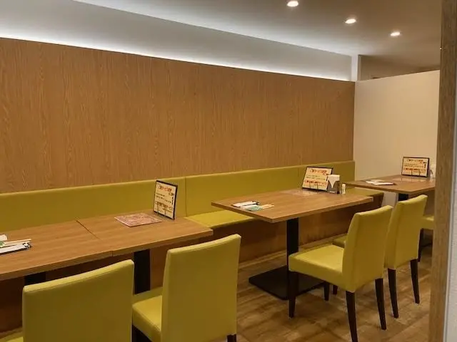 広々として居心地の良い店内