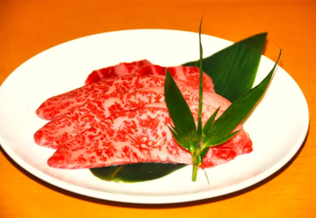 溶けるようなまろやかさを感じる「黒毛和牛 和牛バラ」