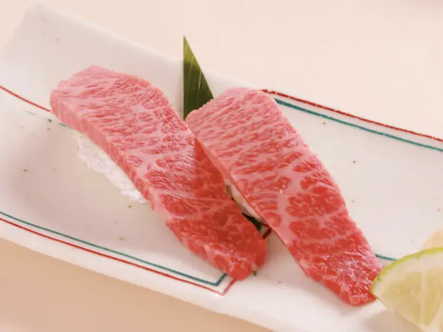「近江牛トロ握り」など近江牛の一品料理も充実