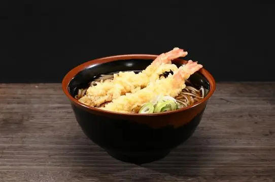 えび2本をのせた「えび天そば」