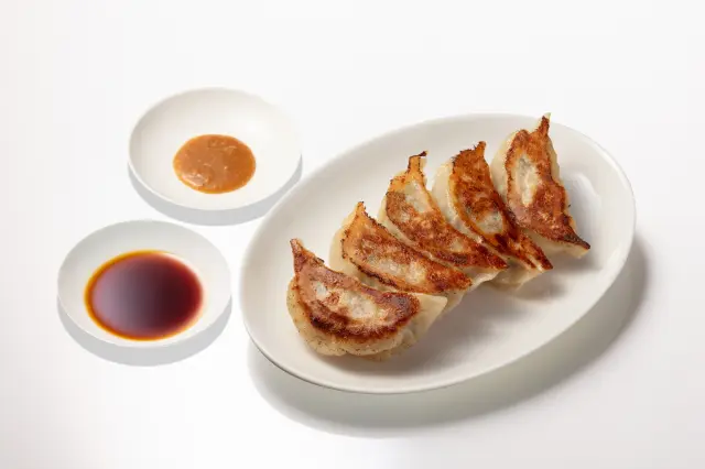 餡に味噌を練り込んだ「焼き餃子」