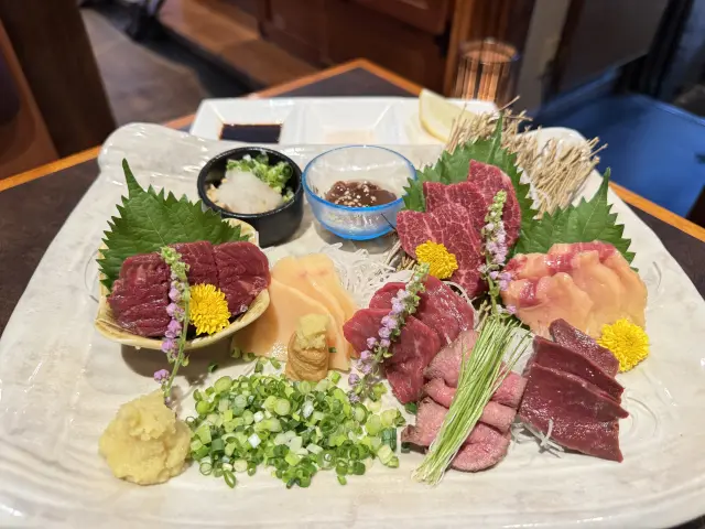 馬肉バル 新三よし　松本本店