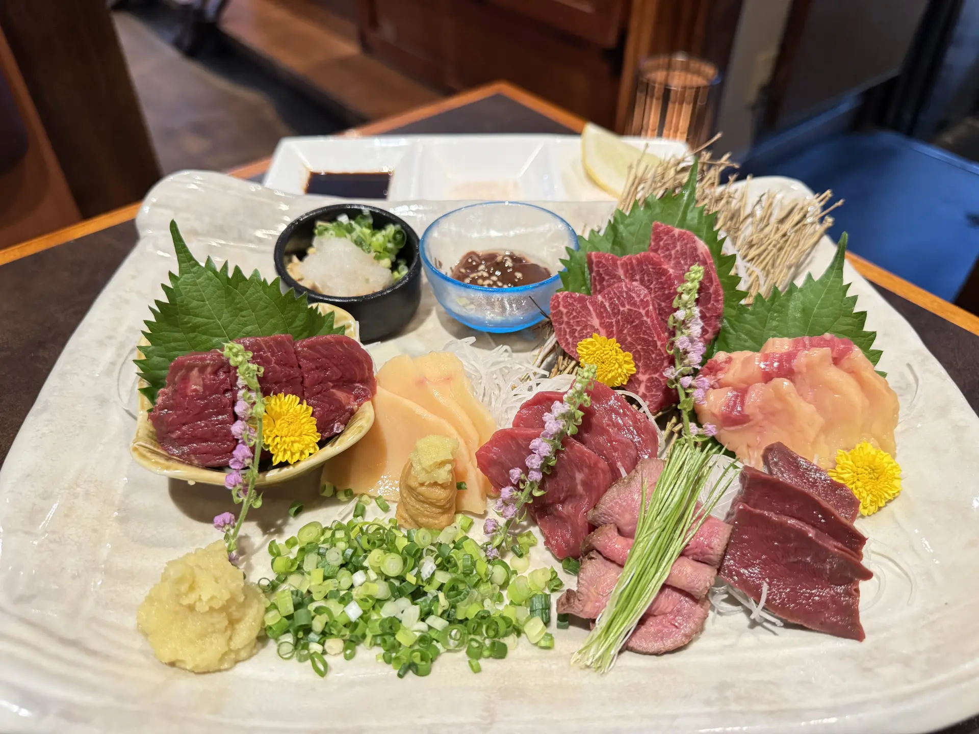馬肉バル 新三よし　松本本店