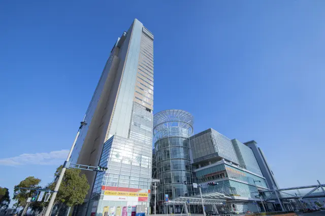 サンポート地区（高松駅と高松港他）を活性化させる大型複合施設