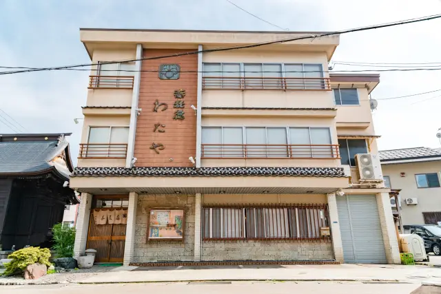 1921年創業の老舗そば屋「わたや 本店」