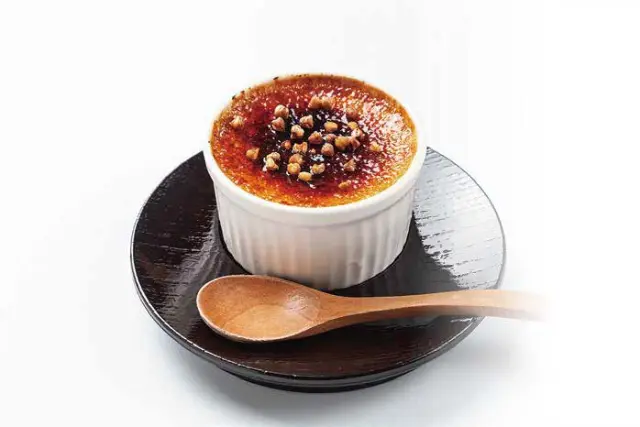 魚沼産そば茶を使用したこだわりのクリームブリュレ