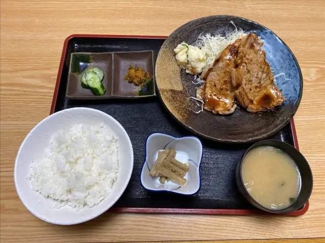 ランチの生姜焼きセット
