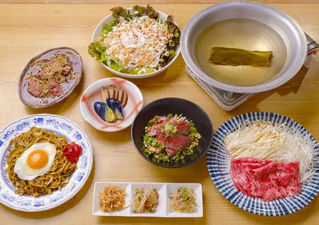 「秋田牛」をぜいたくに盛り込んだ「秋田牛満喫コース」