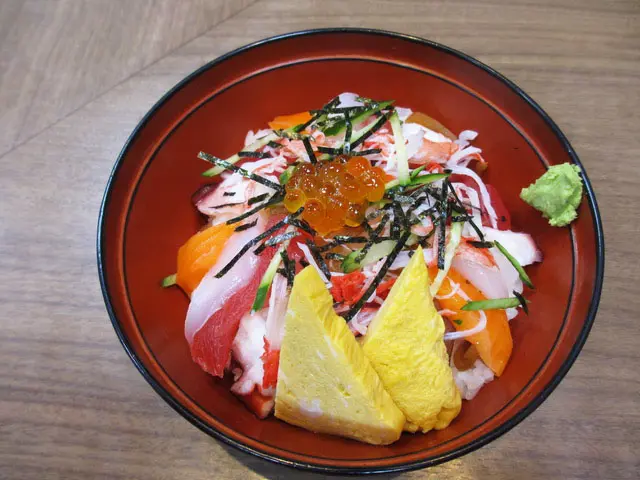 ユニークな「瓶ドン 鮭宝」