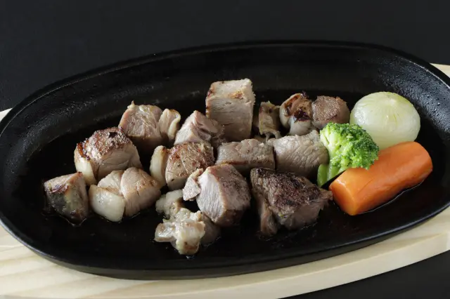 イノシシ肉鉄板焼き