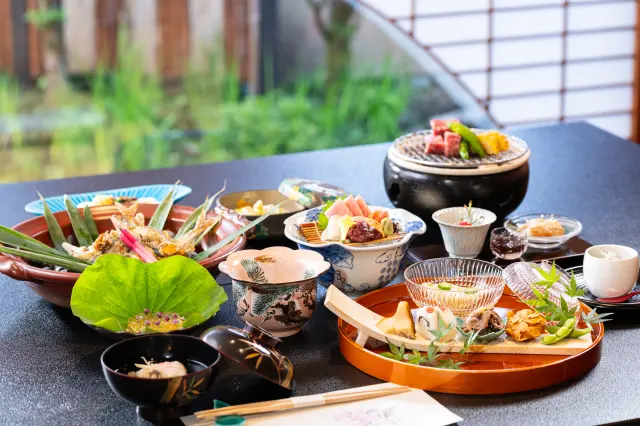 料理長のこだわりがつまった月替わりの会席料理