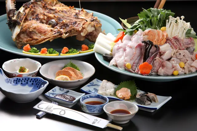 冬の味覚『あんこうフルコース』は兜つき