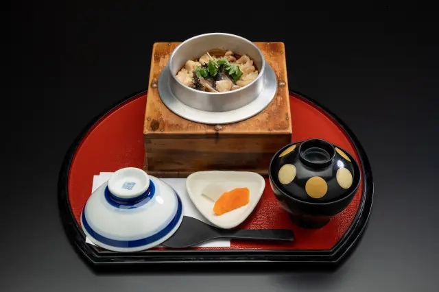 創業時から変わらない味の釜めし