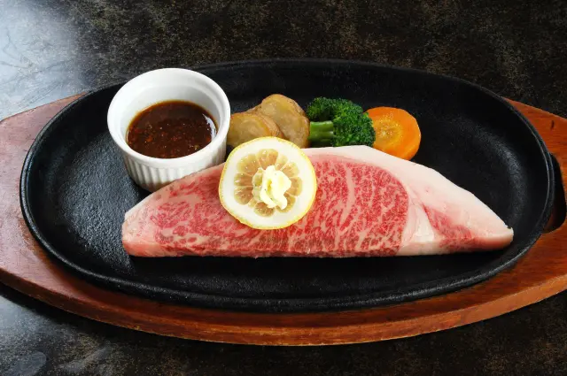 霜降牛ステーキ 千