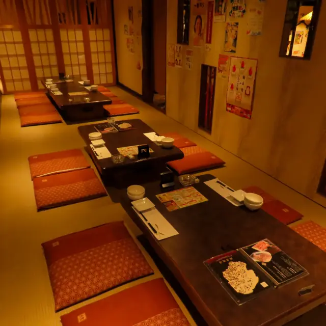 心落ち着く和の設えの店内