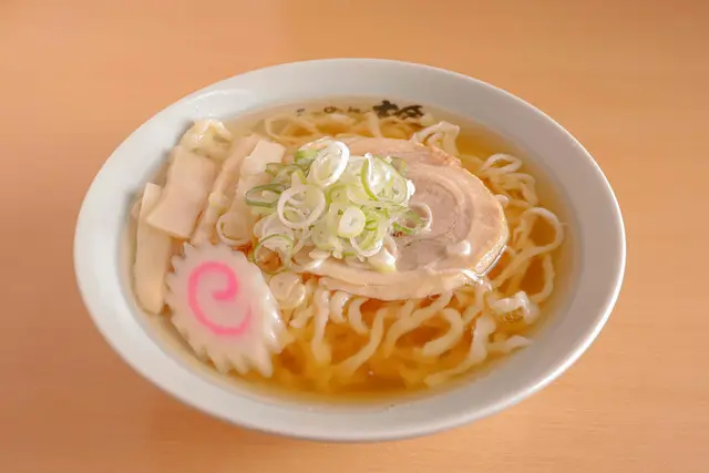 黄金色に透き通るスープ「ラーメン」