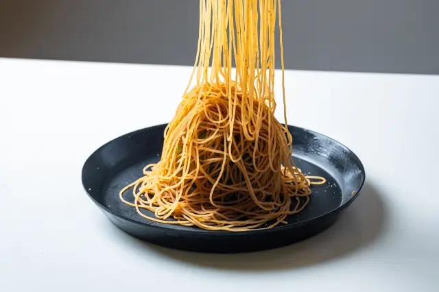 モンブランペーストをかけた焙煎温度別ジェラート