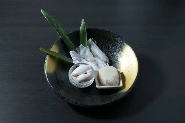 とらふぐ身皮・白子・つみれ